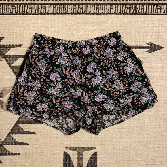Anthropologie Scarf Printed Shorts (Size XS) - Picture 3 of 6